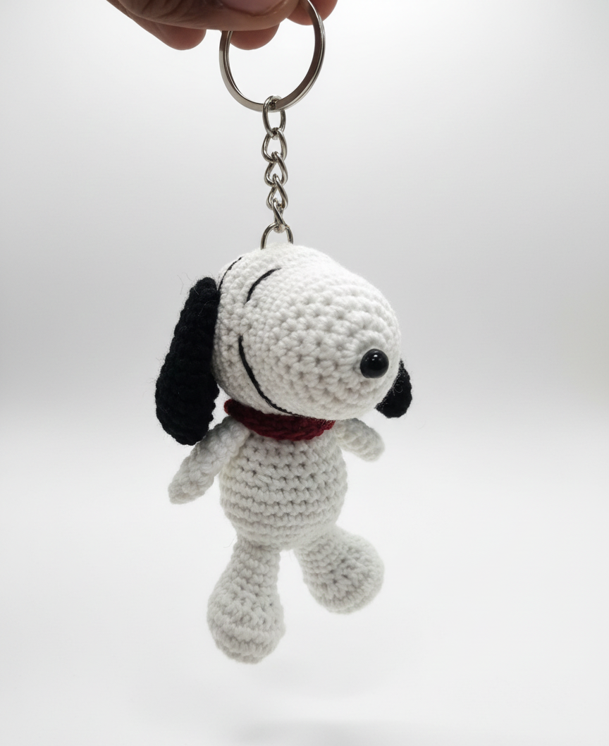 Handmade Crochet Dog Keychain, Cute White & Black Puppy Toy, Soft Yarn Bag Charm Gift for Kids & Adults, 10cm