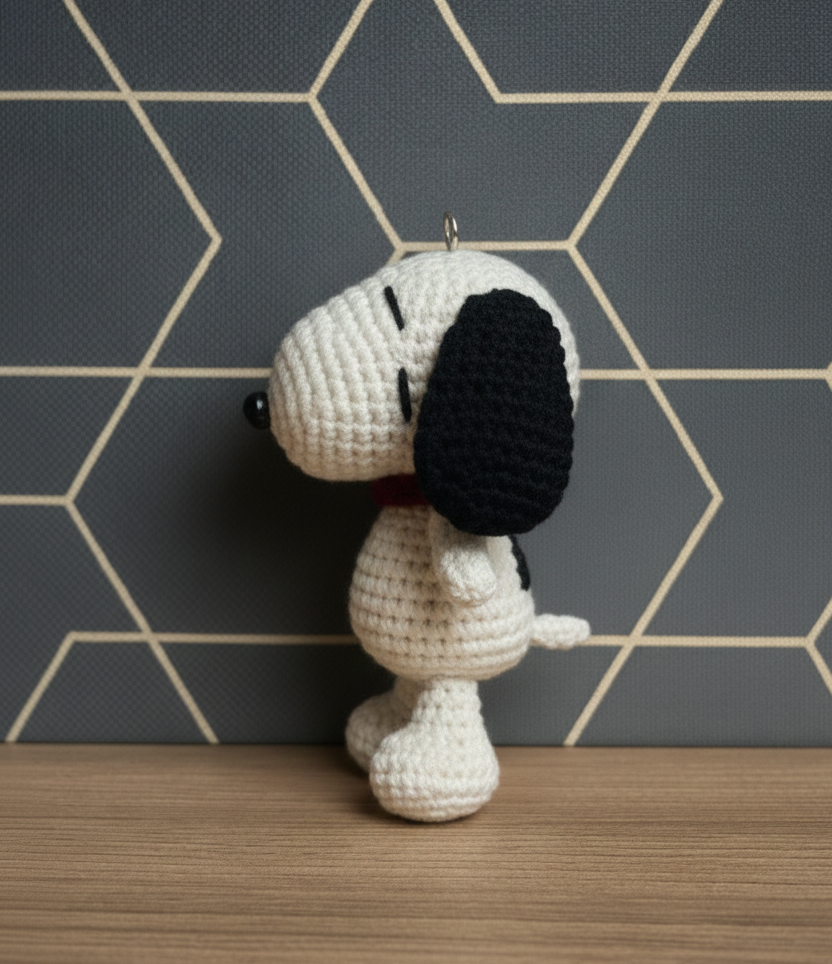 Handmade Crochet Dog Keychain, Cute White & Black Puppy Toy, Soft Yarn Bag Charm Gift for Kids & Adults, 10cm