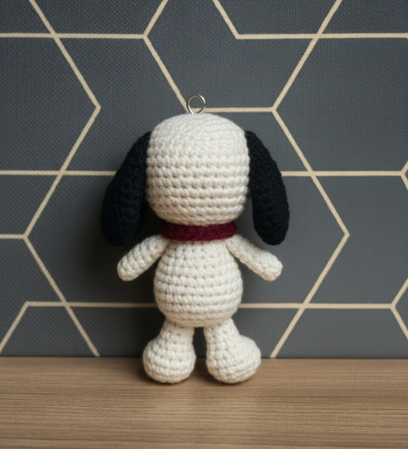 Handmade Crochet Dog Keychain, Cute White & Black Puppy Toy, Soft Yarn Bag Charm Gift for Kids & Adults, 10cm